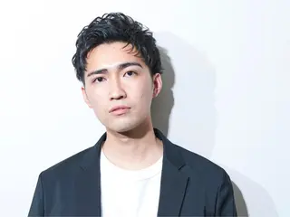 ミディアム 染谷 周のヘアスタイル