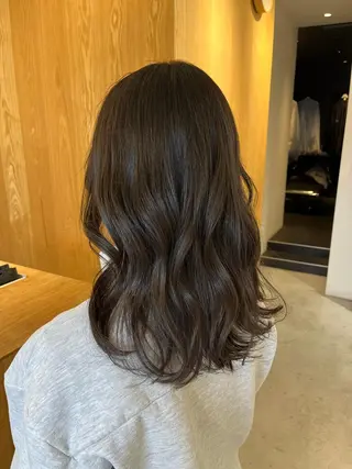 セミロング カラー 片桐 美海のヘアスタイル