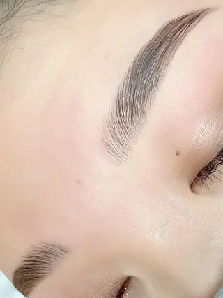 アイブロウ Eliss kyobashi所属・🌙.°眞柄 奈実🌙.°のマツエク・マツパデザイン