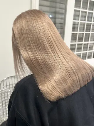 ロング カラー みなみ/ブリーチ/ ダイアモンドリリーのヘアスタイル