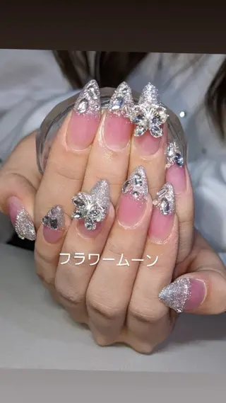 ネイル フラワー ムーンのネイルデザイン