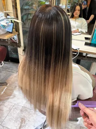 ロング カラー ササ キのヘアスタイル