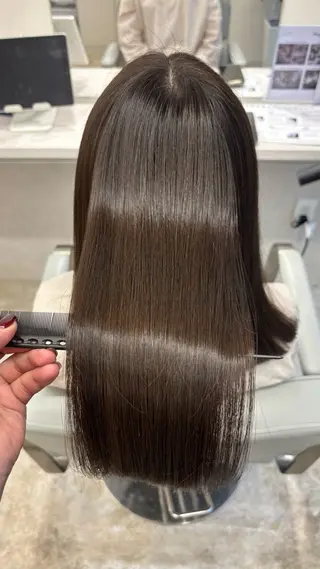 ロング makoto⌇レイヤ ー⌇艶カラー🍒のヘアスタイル