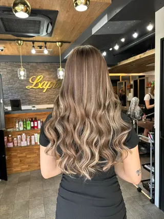 ロング シールエク/レイヤー カットHIROのヘアスタイル