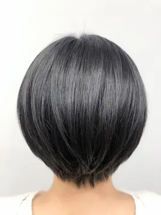 ショート カラー Libero by enVogueのヘアスタイル