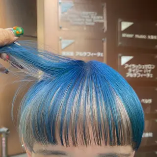 ショート カラー 梅田ハイトーン チダ ヒナノのヘアスタイル