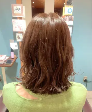 ミディアム カラー 傷ませない縮毛矯正／ 吉岡 美江のヘアスタイル