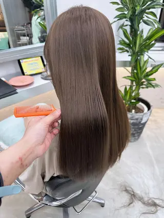 ロング カラー 岡野 静華のヘアスタイル