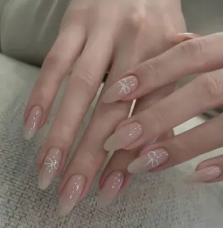 ネイル T. Leeのネイルデザイン