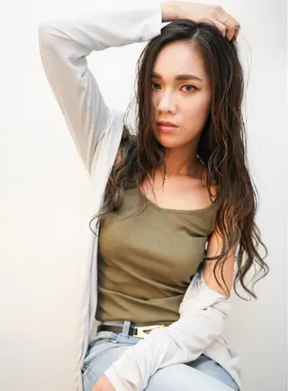 ロング カラー ハイトーン/レイヤー /ケアブリーチ石川治のヘアスタイル