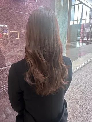ロング カラー 河井 史織のヘアスタイル