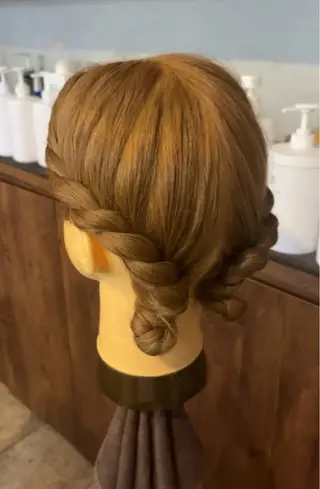 ロング 艶髪/ハイトーン/ ヘアセット/モエノのヘアスタイル