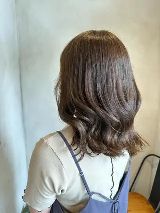 セミロング カラー 髪質改善 すずきひじりのヘアスタイル