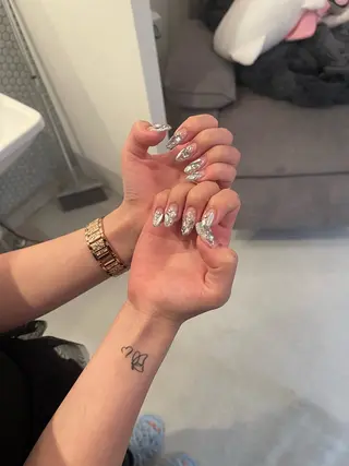 ネイル 𝐊𝐢𝐭𝐭𝐲 kurumiのネイルデザイン