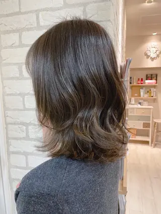 ミディアム カラー 清水 有実子のヘアスタイル