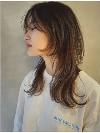 セミロング écouter所属・ジェンダーレスカット ハイトーン/カイセイのヘアスタイル
