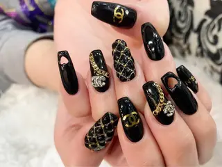 ネイル nailsalon Mirrorのネイルデザイン