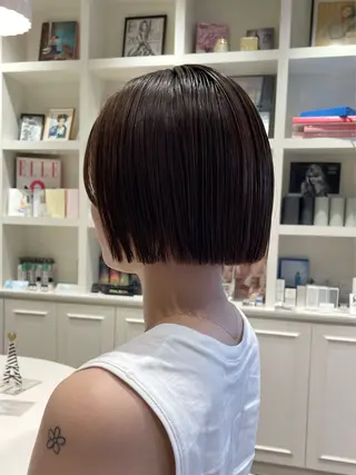 ショート カラー ELLE salon サエのヘアスタイル