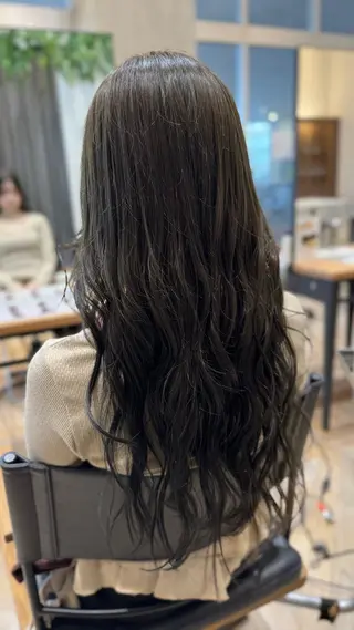ロング 鈴木 佐菜のヘアスタイル