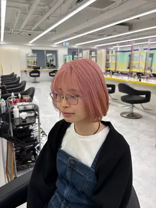 ショート カラー ハイトーン 横浜💞ミオのヘアスタイル