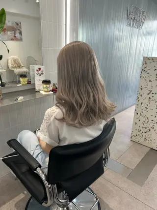ミディアム カラー ヘアアレンジ 🤍ハル🤍/モテ髪 ヘア🎀/ハイトーンのヘアスタイル