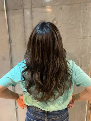 カラー 透明感ブリーチ ハイトーンウエダのヘアスタイル