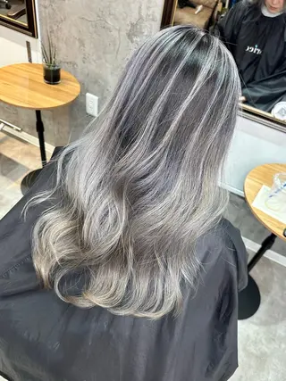 ロング 🔷ブリーチバレイヤ ージュ🔷飯野達也のヘアスタイル