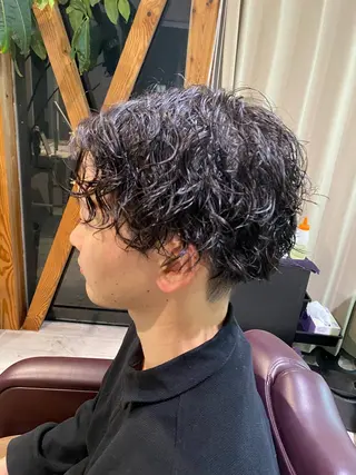 ショート パーマ メンズ ナツハラ サトシのヘアスタイル