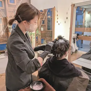カラー sora所属・kim sayaのヘアスタイル