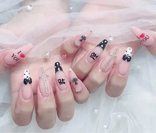 ネイル ユリ🎀 デザイン長さ出し専門のネイルデザイン