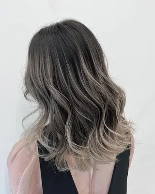 セミロング 楽にキマる ⚔️夢生志(ゆうし)のヘアスタイル