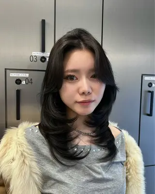 ロング 大人レイヤー/艶髪 🇺🇸TOMONAのヘアスタイル