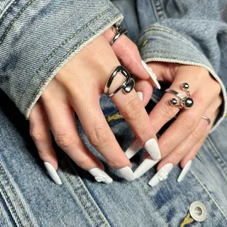 ネイル nail salon Ecrin所属・前島 稀歩のネイルデザイン