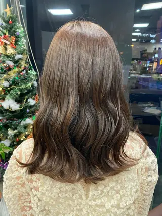 セミロング カラー 🩰 艶髪美髪 shiori🫧のヘアスタイル