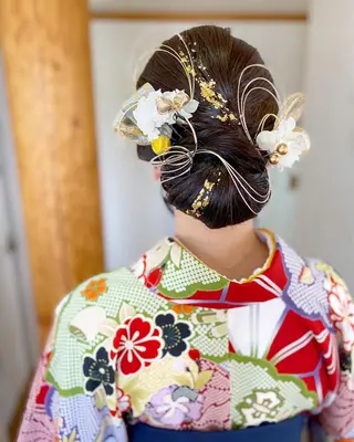 セミロング ヘアアレンジ 荒木 ひろかのヘアスタイル