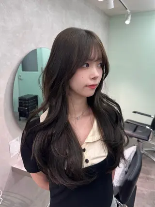 ロング カラー 韓国レイヤーカット 🇰🇷透明感カラーのヘアスタイル