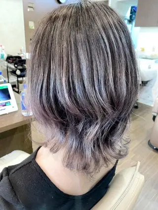 ミディアム カラー coupe ciseauxのヘアスタイル