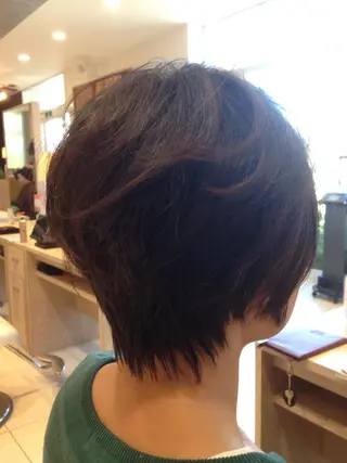 ショート graxi'    グラシー所属・ブリーチ/ハイトーン SERINAのヘアスタイル