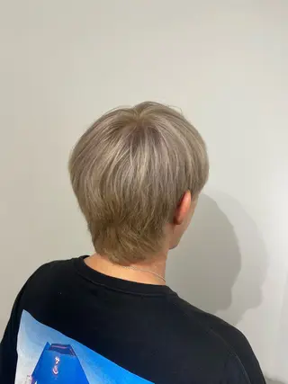 ショート カラー メンズ BUZZ 自由が丘所属・niimi rimuのヘアスタイル