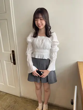 ミディアム カラー MIOベージュカラー 柔らかいカラーのヘアスタイル