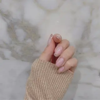 ネイル 𝘙𝘪𝘰𝘯𝘢 ...🕯🤍のネイルデザイン