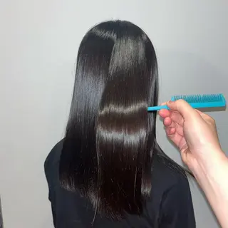 セミロング Wカラー🐾 ハルナのヘアスタイル