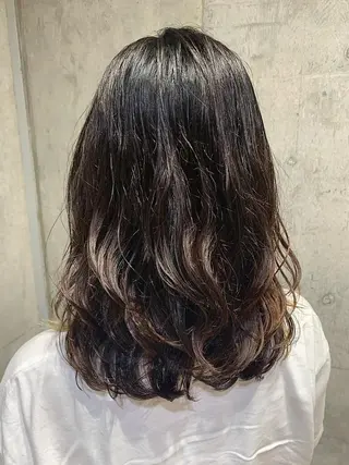 セミロング パーマ ボブ　くせ毛風パーマ 艶カラー/横山大樹のヘアスタイル