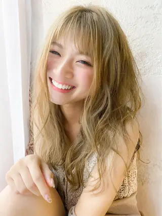 カラー 栗原 瑠世のヘアスタイル