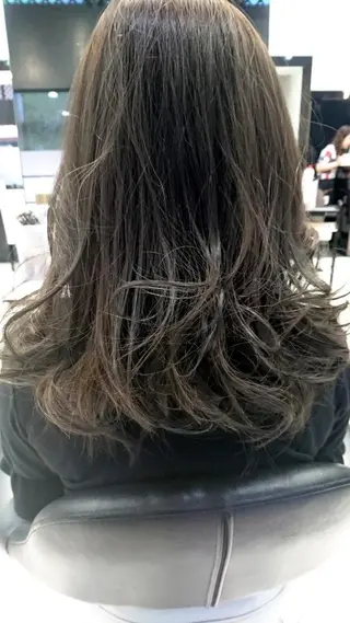 カラー ジニアル所属・長島 司のヘアスタイル