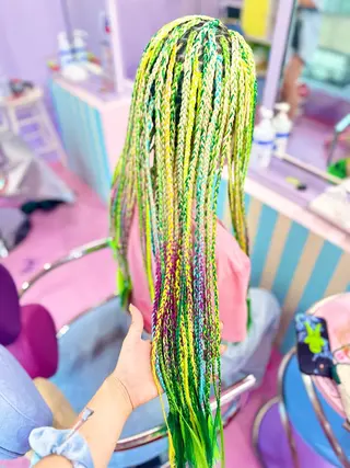 ロング ヘアアレンジ Hair salon TOMMY所属・♮やっしー♮ 🌈派手髪🌈のヘアスタイル