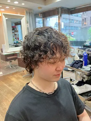 ショート パーマ メンズ TAYA 心斎橋所属・山本 聖真のヘアスタイル
