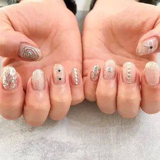 ネイル ゴテゴテ💙ワンホン リオナのネイルデザイン