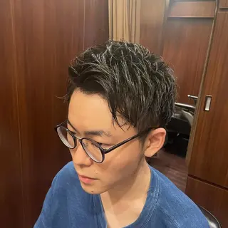 ショート メンズ 海老原 コウのヘアスタイル