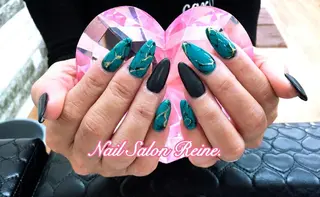 ネイル Nailsalon Reine所属・玉栄 伶奈のネイルデザイン